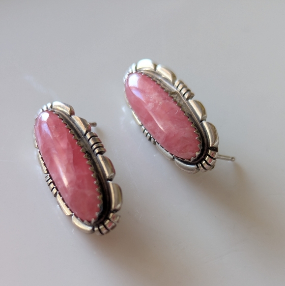 Vintage Native American Pink Mother of Pearl Earrings - Picture 6 of 8